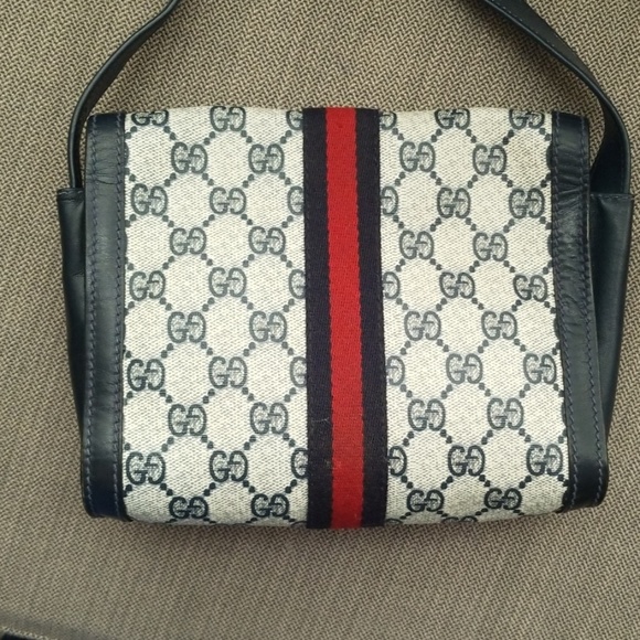 Authentic Vintage Gucci Shoulder Clutch Bag - Picture 4 of 9